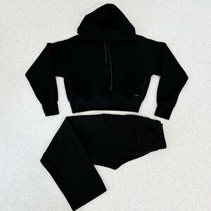 Aritzia Cozy Fleece sweatsuit in black